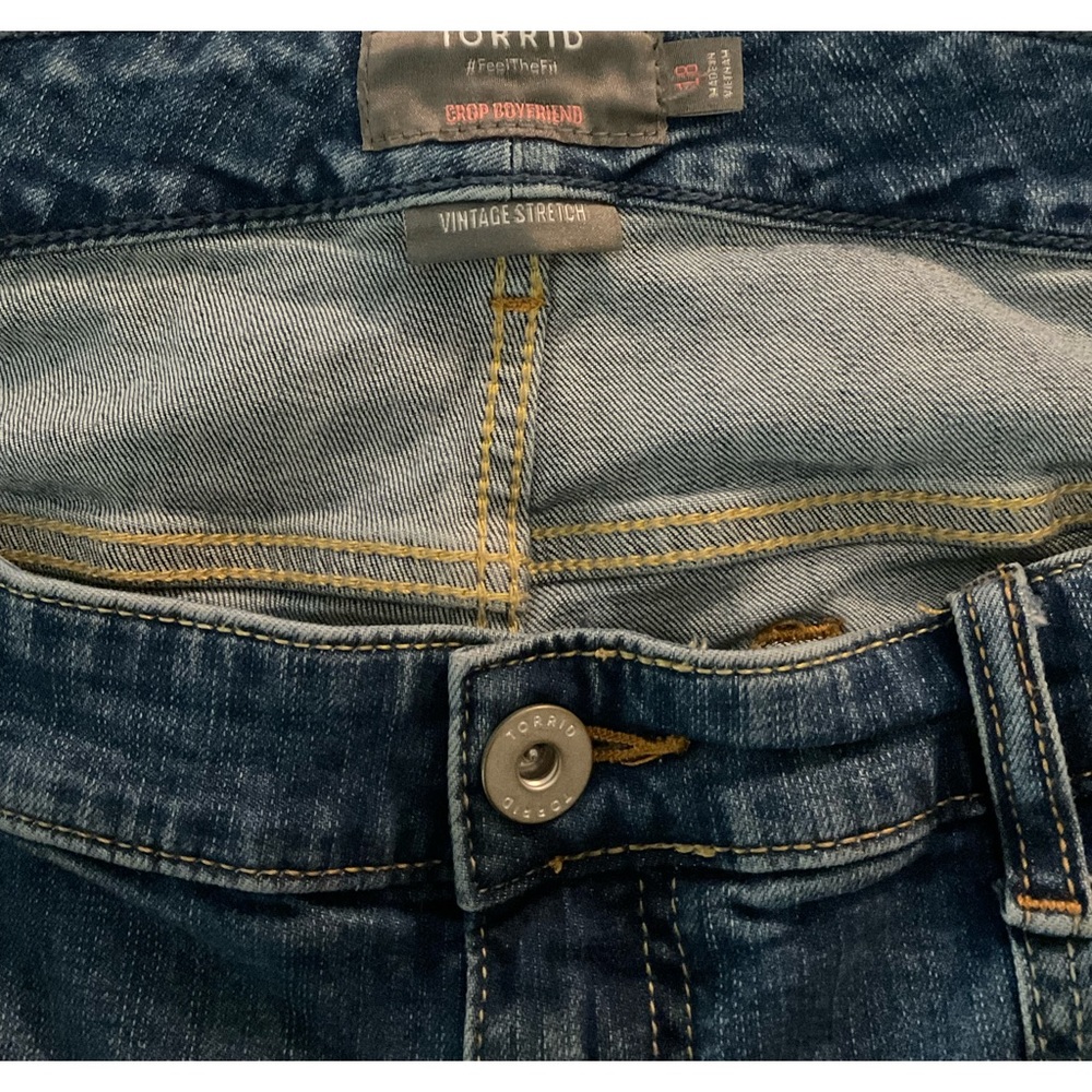 Torrid size 18 Vintage Crop Boyfriend Jeans